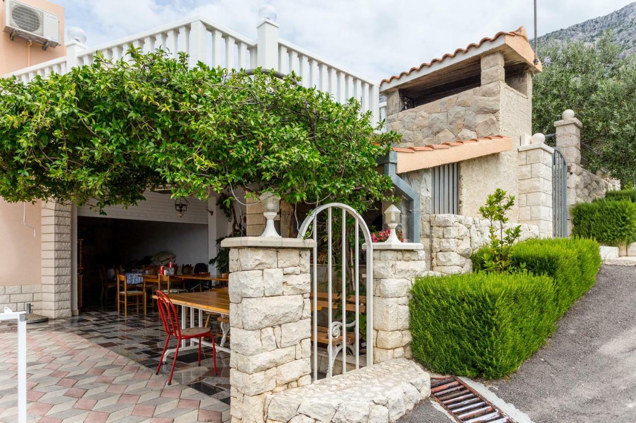 Apartments Iva Brstilo Omiš Exteriör bild