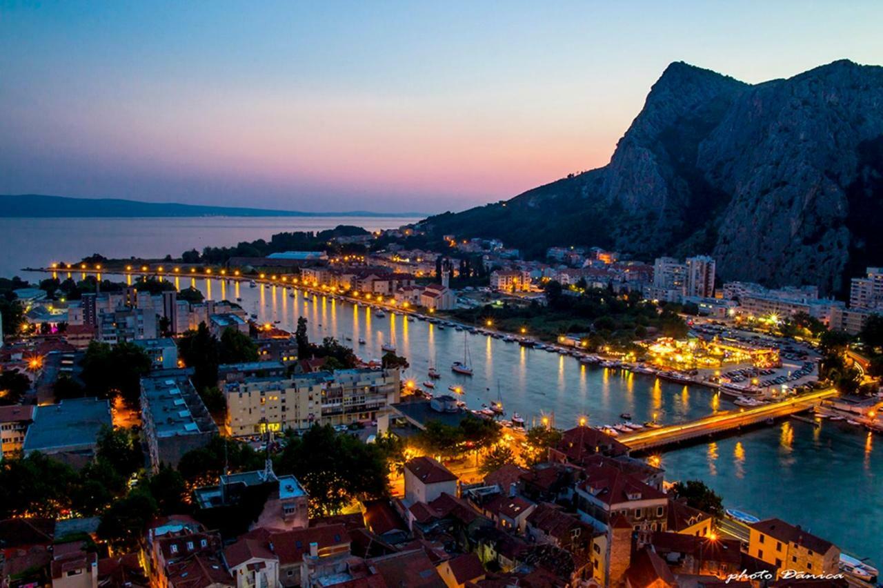 Apartments Iva Brstilo Omiš Exteriör bild