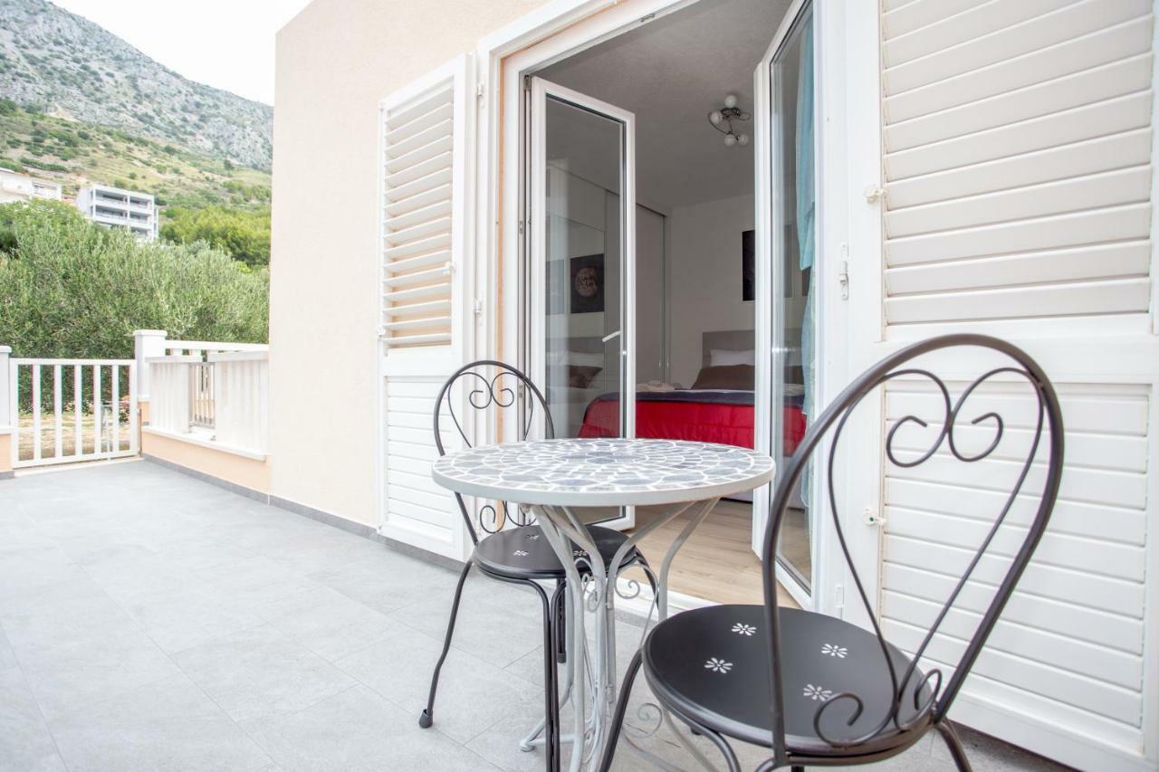 Apartments Iva Brstilo Omiš Exteriör bild