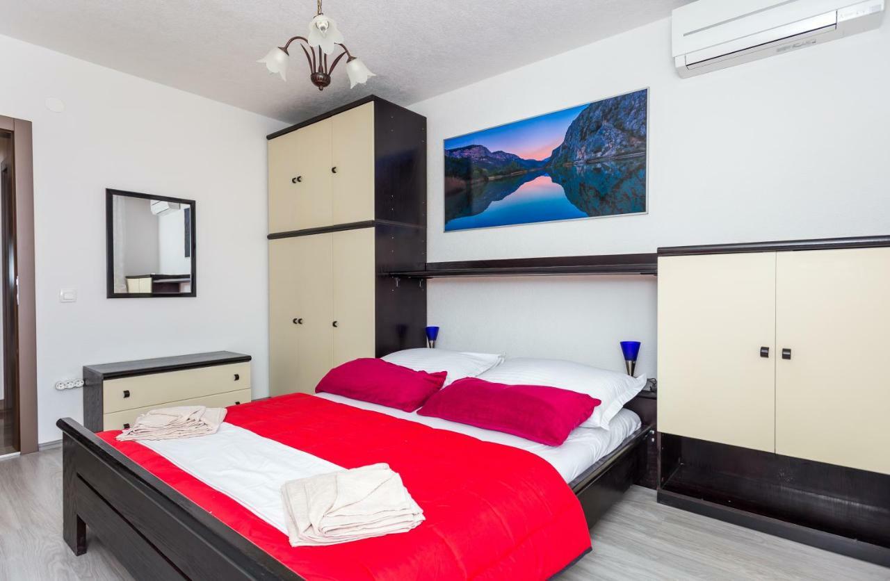 Apartments Iva Brstilo Omiš Exteriör bild