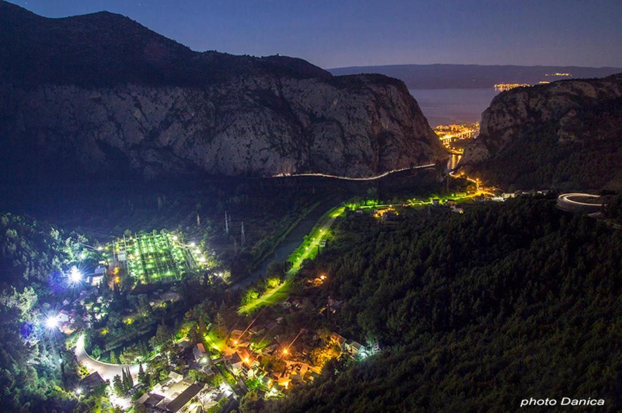 Apartments Iva Brstilo Omiš Exteriör bild