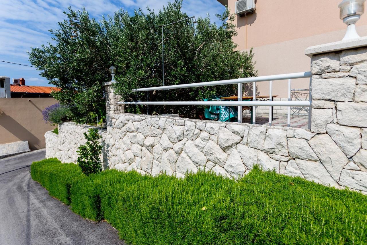 Apartments Iva Brstilo Omiš Exteriör bild
